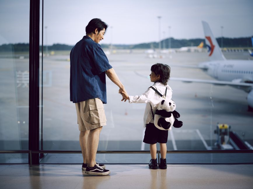Familie på vei til en reise til Storbritannia